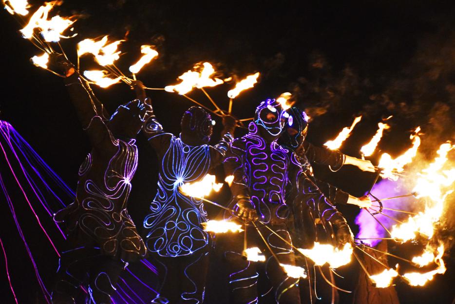 Le spectacle Dragon Time du parc Vulcania lancera les festivités de noël à Élancourt