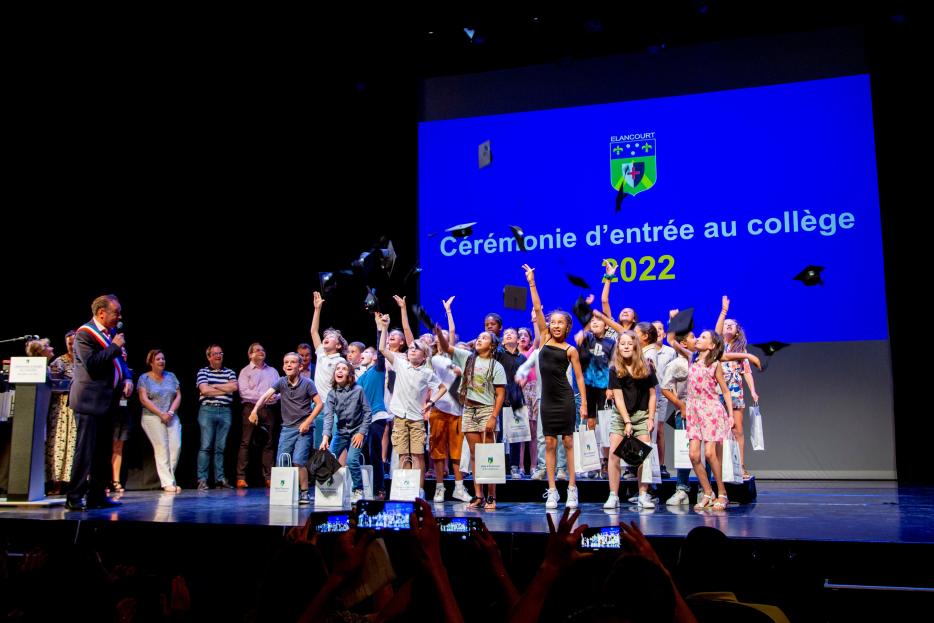 Cérémonie d’entrée au collège : Élancourt honore ses CM2 !